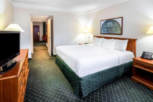 La Quinta by Wyndham Madison American Center - image 2