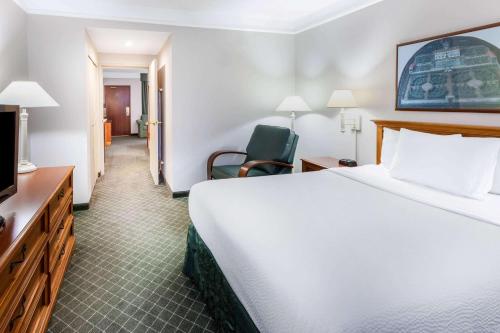 La Quinta by Wyndham Madison American Center - image 4