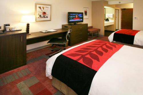 Radisson Hotel Madison - image 2