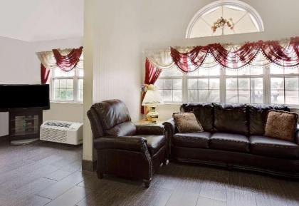 Microtel Inn & Suites By Wyndham Madison East - image 4