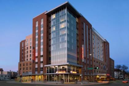 Hampton Inn  Suites madison Downtown madison Wisconsin