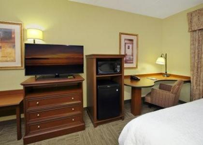 Hampton Inn & Suites Madisonville - image 3