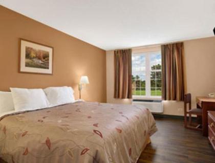 Days Inn by Wyndham Madisonville - image 11