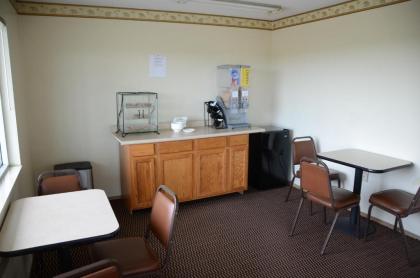 Big Spring Inn Madisonville - image 4