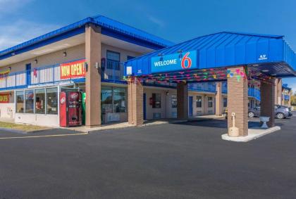 Motel 6 Madisonville Ky - Morton’S Gap - image 1