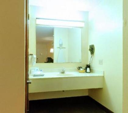 Americas Best Value Inn - Malvern - image 3