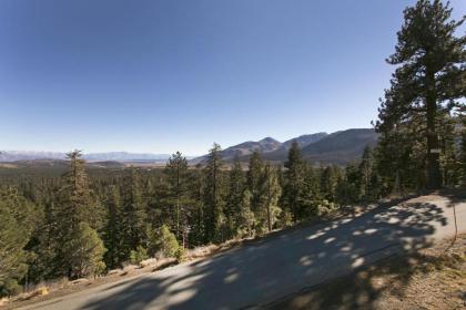 Mammoth Point by 101 Great Escapes - image 1
