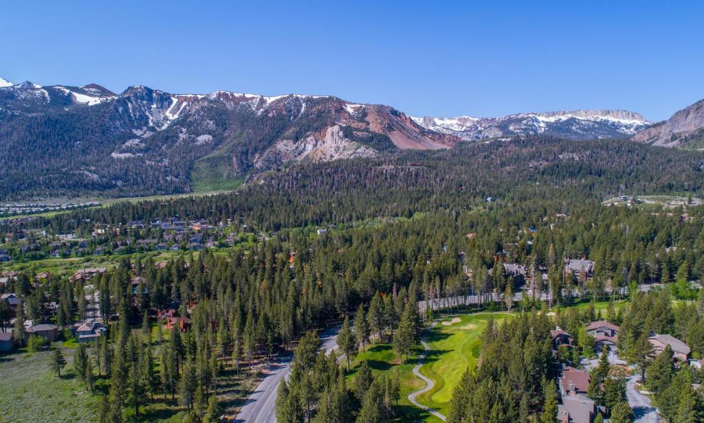 Mammoth Golf Properties By 101 Great Escapes - main image