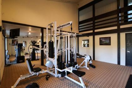 Summit 81 Apartment - image 3
