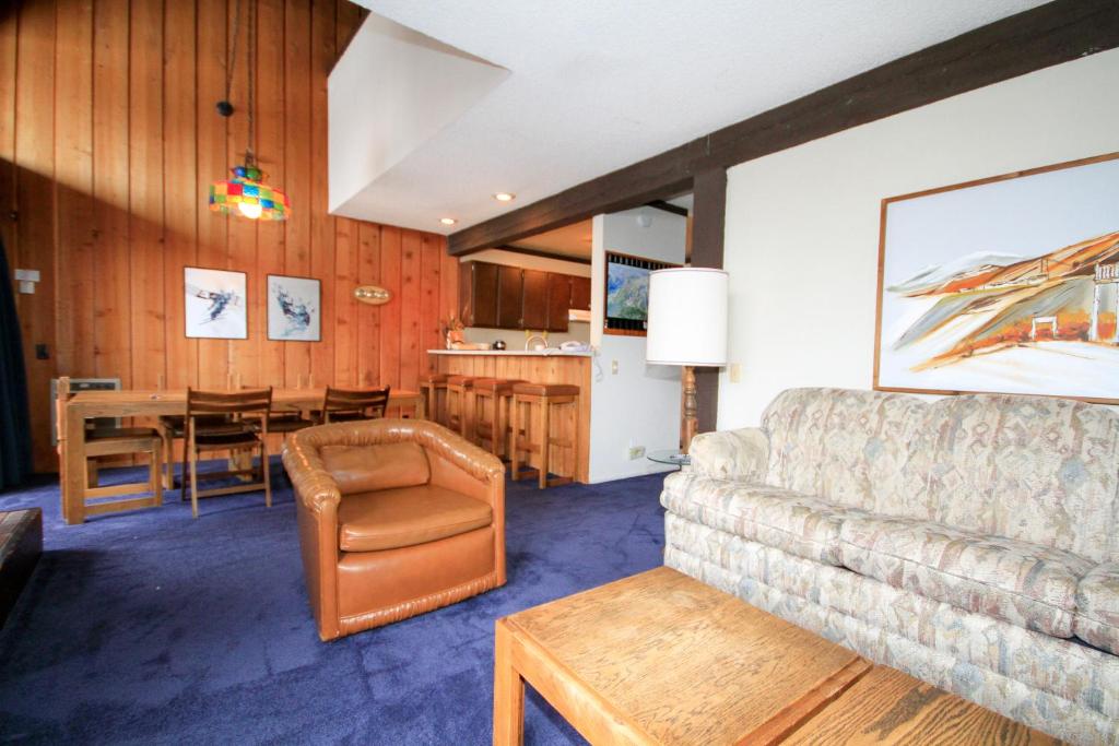 Mammoth Ski & Racquet Club #129 - main image