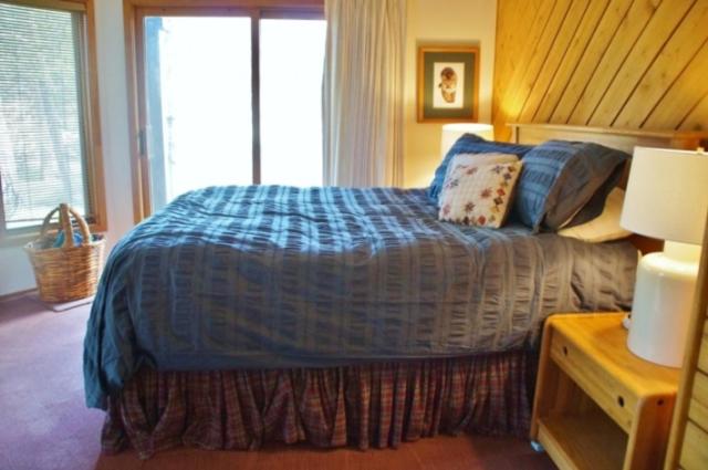 Beautiful Snowcreek Condo #283 - main image