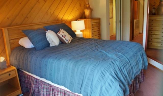 Beautiful Snowcreek Condo #283 - image 3