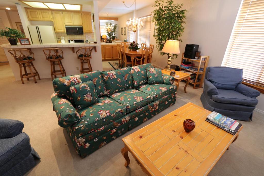 Silver Bear 18 Condo - main image