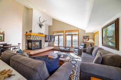 #453 - Luxurious Family-Friendly Mountain Getaway with Stunning Views!