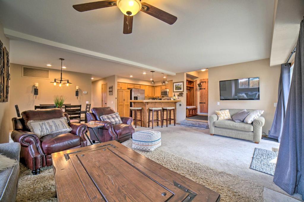 Snowcreek Resort Condo with Deck at Mammoth MTN - image 2