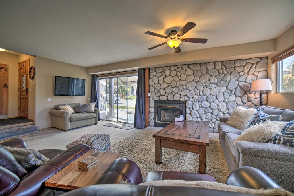 Snowcreek Resort Condo with Deck at Mammoth MTN - image 7