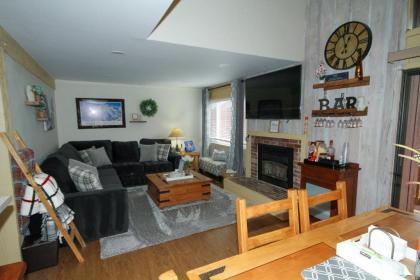 Mammoth Ski & Racquet Club #105 - Pet Friendly - image 10
