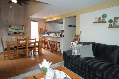 Mammoth Ski & Racquet Club #105 - Pet Friendly - image 11