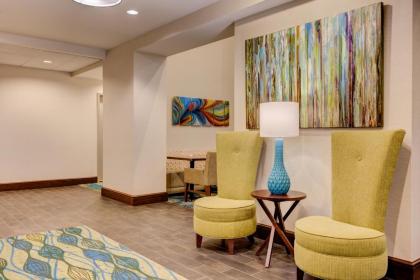 Hampton Inn & Suites Manchester TN - image 4