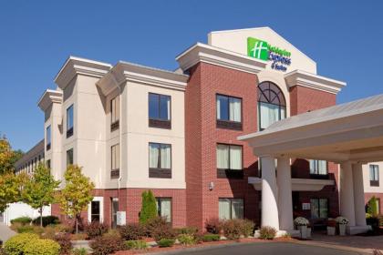 Holiday Inn Express Hotel  Suites manchester   Airport an IHG Hotel manchester