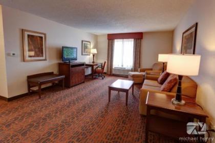 Hampton Inn Manhattan - image 21