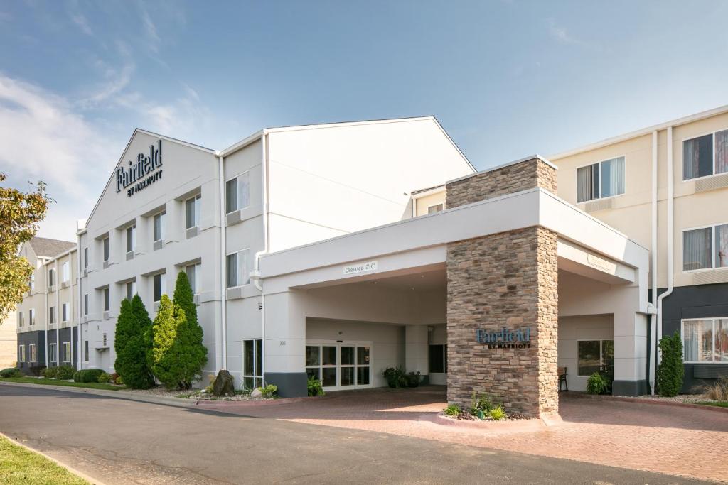 Fairfield Inn Manhattan Kansas - image 2