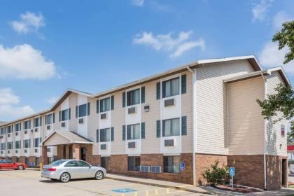 Super 8 by Wyndham manhattan KS Kansas