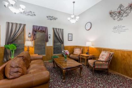 Super 8 by Wyndham Manhattan KS - image 12