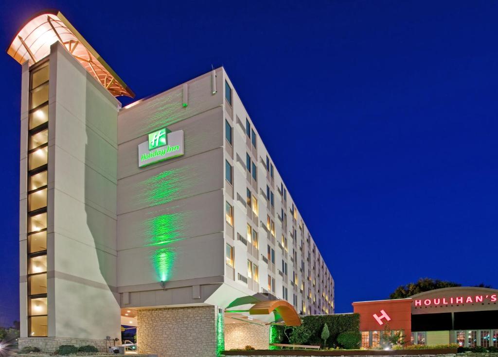 Holiday Inn At the Campus an IHG Hotel - main image