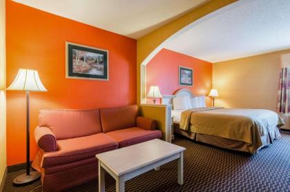 Quality Inn & Suites Manhattan - image 13