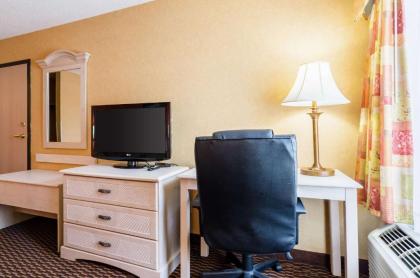 Quality Inn & Suites Manhattan - image 14