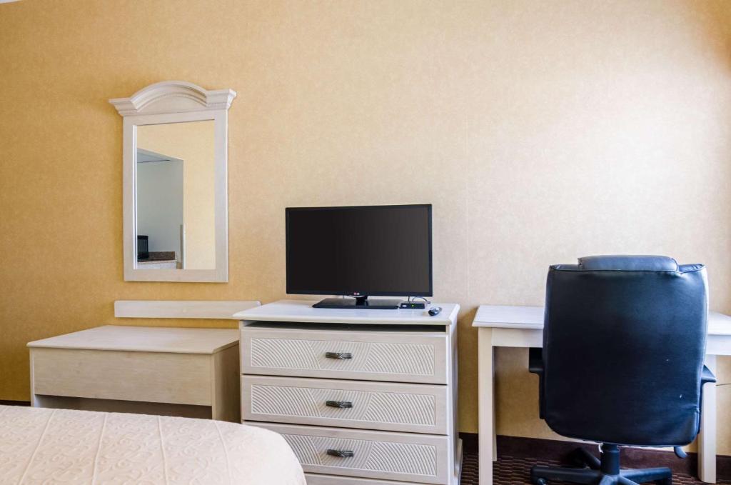 Quality Inn & Suites Manhattan - image 3