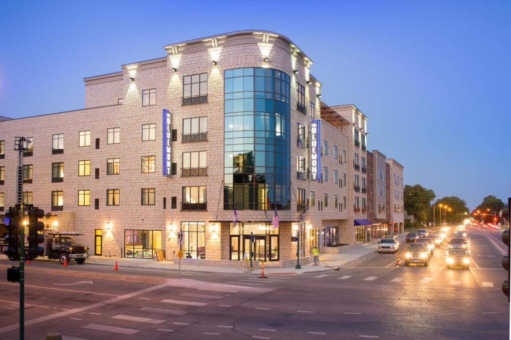 Bluemont Hotel - main image