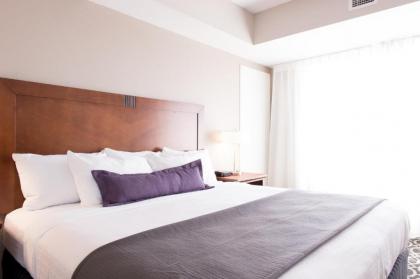 Bluemont Hotel - image 2
