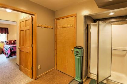 Stutts Creek Retreat - Quaint Cabin with Fire Pit! - image 15