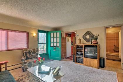 Colorful Bungalow By Pikes Peak and Garden of the Gods - image 10