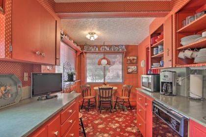 Colorful Bungalow By Pikes Peak and Garden of the Gods - image 14