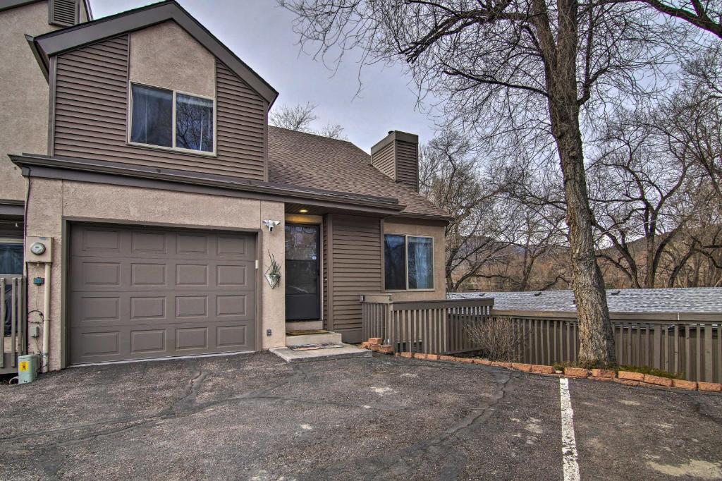 Manitou Springs Condo with Hammock and Mtn Views! - image 3