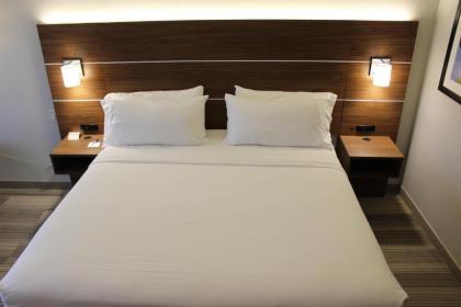 Holiday Inn Express Hotel & Suites Mansfield an IHG Hotel - image 2