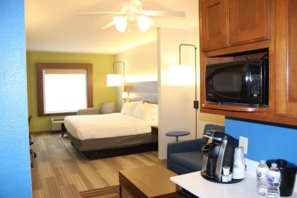 Holiday Inn Express Hotel & Suites Mansfield an IHG Hotel - image 3