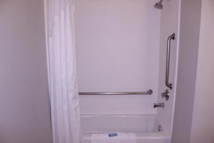 Holiday Inn Express Hotel & Suites Mansfield an IHG Hotel - image 8