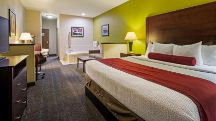 Best Western Plus Mansfield Inn and Suites - image 12