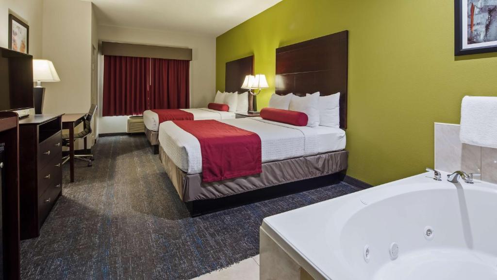 Best Western Plus Mansfield Inn and Suites - image 6