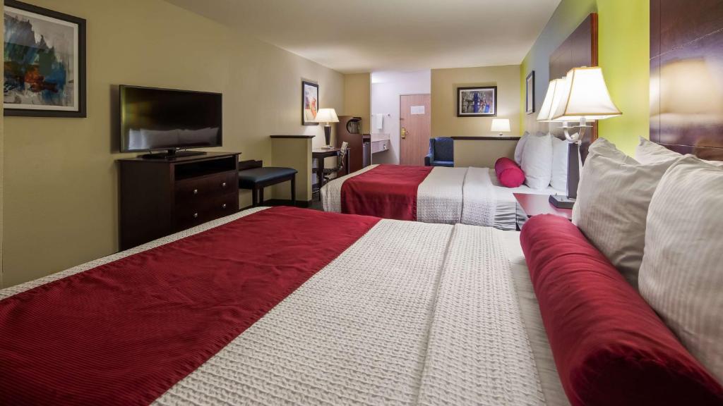 Best Western Plus Mansfield Inn and Suites - image 7