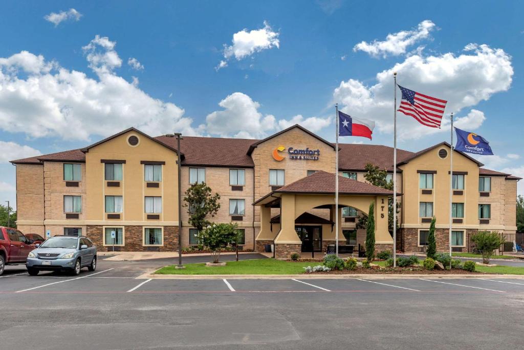 Comfort Inn & Suites Mansfield - main image