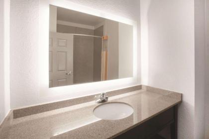 La Quinta by Wyndham Mansfield TX - image 13