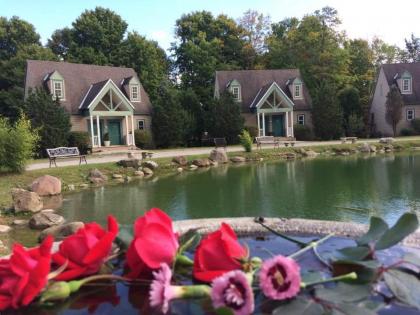 Spruce Hill Inn & Cottages