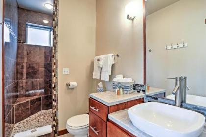 Marvelous Manson Condo Steps to Lake Chelan Beach - image 3