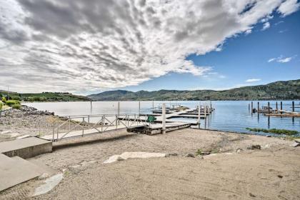 Lake Chelan Home Less Than 100 Yards to the Water! - image 2