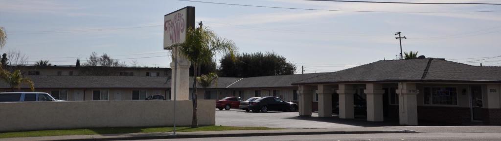Travelers Inn Manteca - image 2